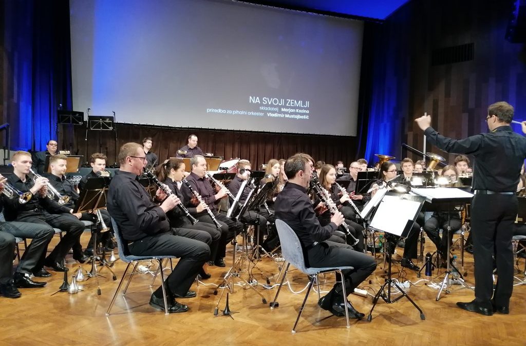 Po Sloveniji s Pihalnim orkestrom Krško